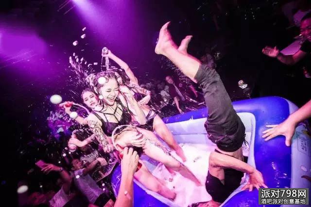 嘉善tMOS酒吧 【DIVAS-泡沫格调】湿身派对，气血喷张的诱惑 激发
