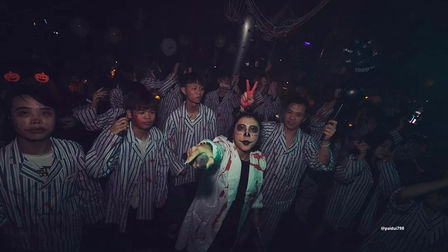 装扮成各种各样的小鬼 吸血鬼变态狂魔 血腥病人 惠湾凯伦PartyKclub 万圣节主题派对