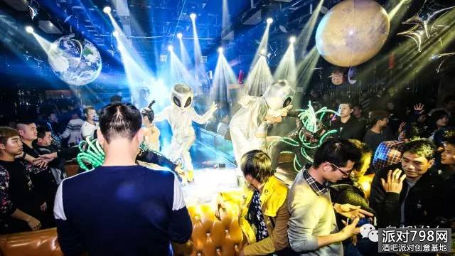 V16酒吧【星际主题派对】为您展示一场空前绝后的科幻盛典！