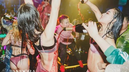 苏州潘多拉酒吧 女色主义主题派对“  性感湿身狂欢趴”丨别碰，绝逼会上瘾 欲火纵情&放肆快乐性感湿身狂欢趴
