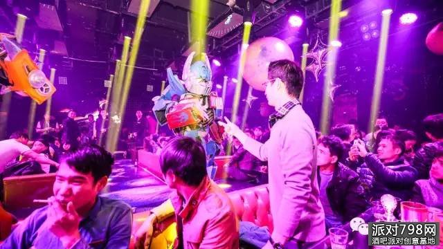 V16酒吧【星际主题派对】为您展示一场空前绝后的科幻盛典！