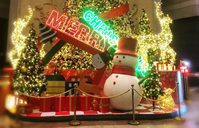 在椰城暖冬的圣诞街灯亮起时 充满童话的圣诞派对也将拉开序幕 迈阿密超级现场 圣诞节主题派对预告