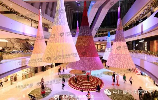 圣诞节香港ifc商场【美丽圣诞】巨型圣诞树布场