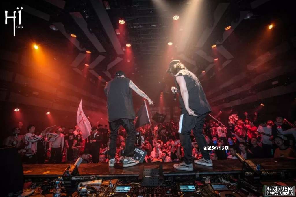 ​HiIbiza DJ Brother的现场秀出什么样的操作...