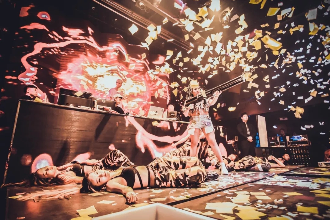 国际派对空间酒吧电音主题派对 & DJ AIRSECRET<艾尔僵尸> “纹身艺术与极限音乐的完美结合”~~~