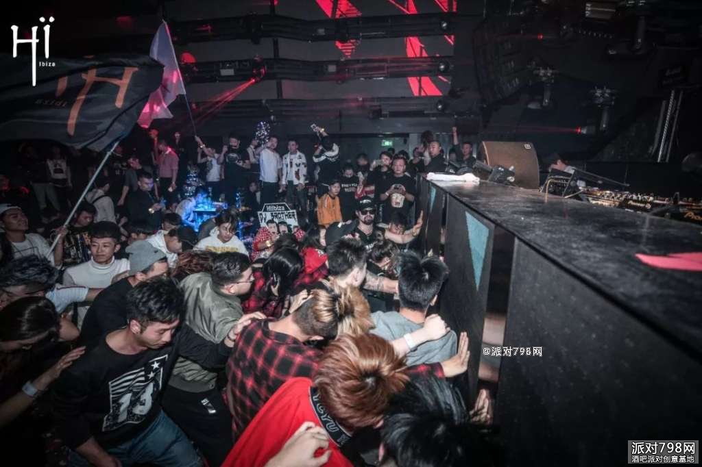 ​HiIbiza DJ Brother的现场秀出什么样的操作...