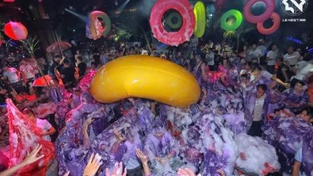茂名乐巢酒吧 泡沫派对_FOAM PARTY 之“PAO”我们又刷爆了茂名朋友圈了为什么？因为，#乐巢电音泡沫比基尼派对#